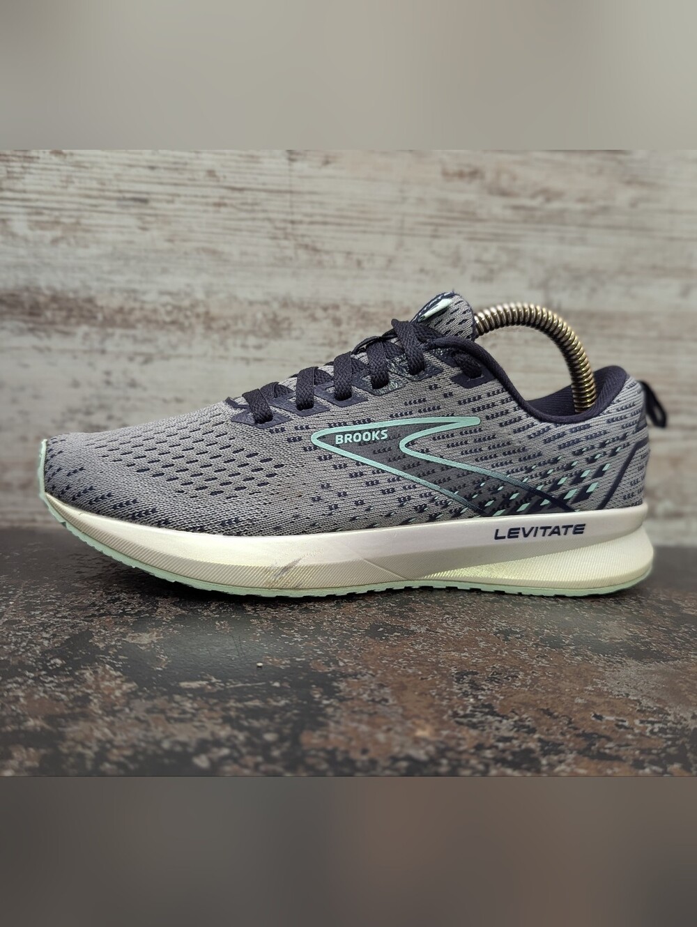 Womens Brooks Levitate 5 Running Shoes Sz 6 Used Athletic Sneakers Trainers